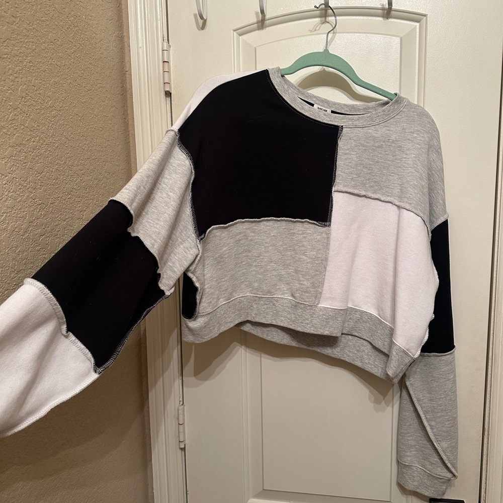 Garage block cropped sweatshirt size medium